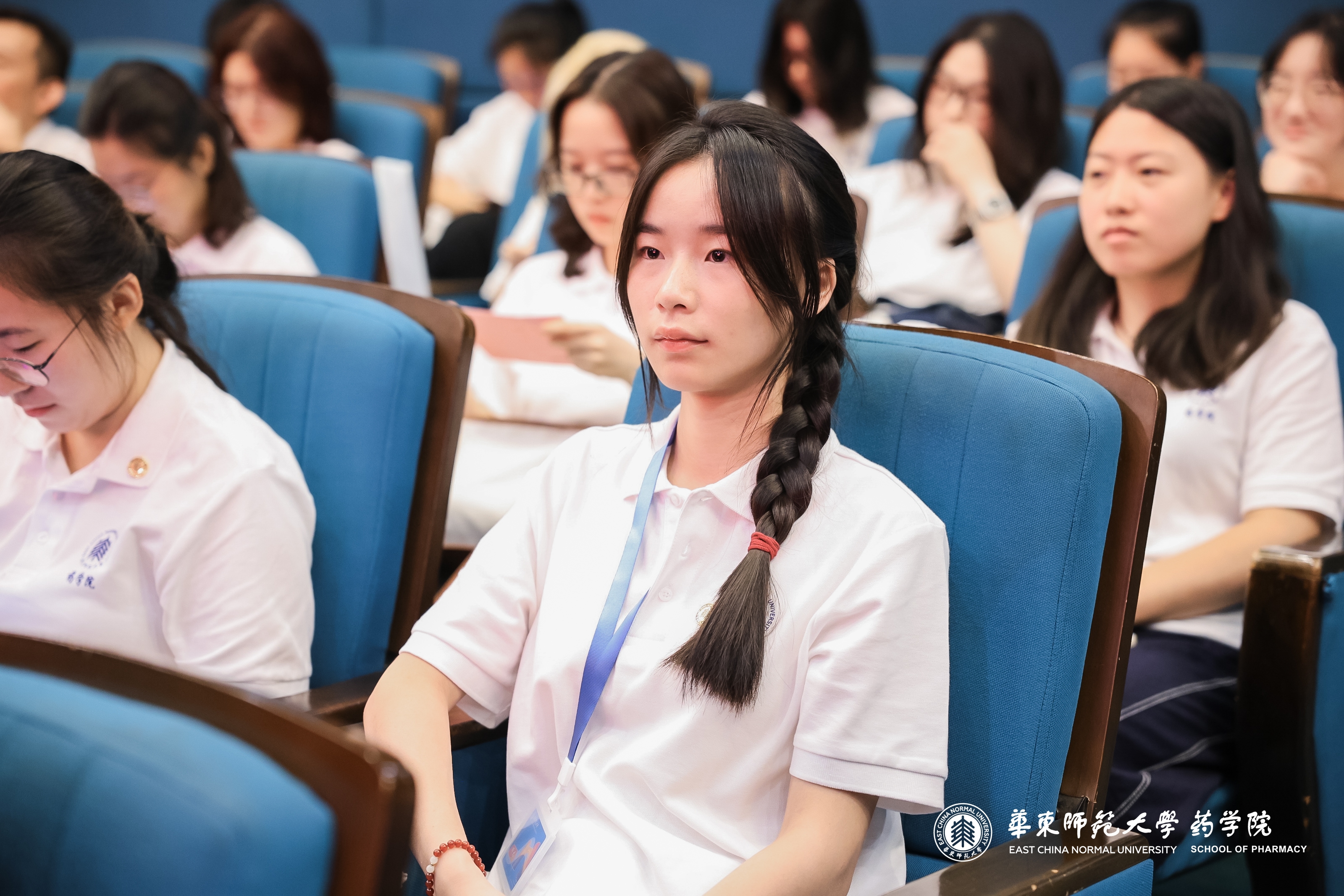 女生.JPG